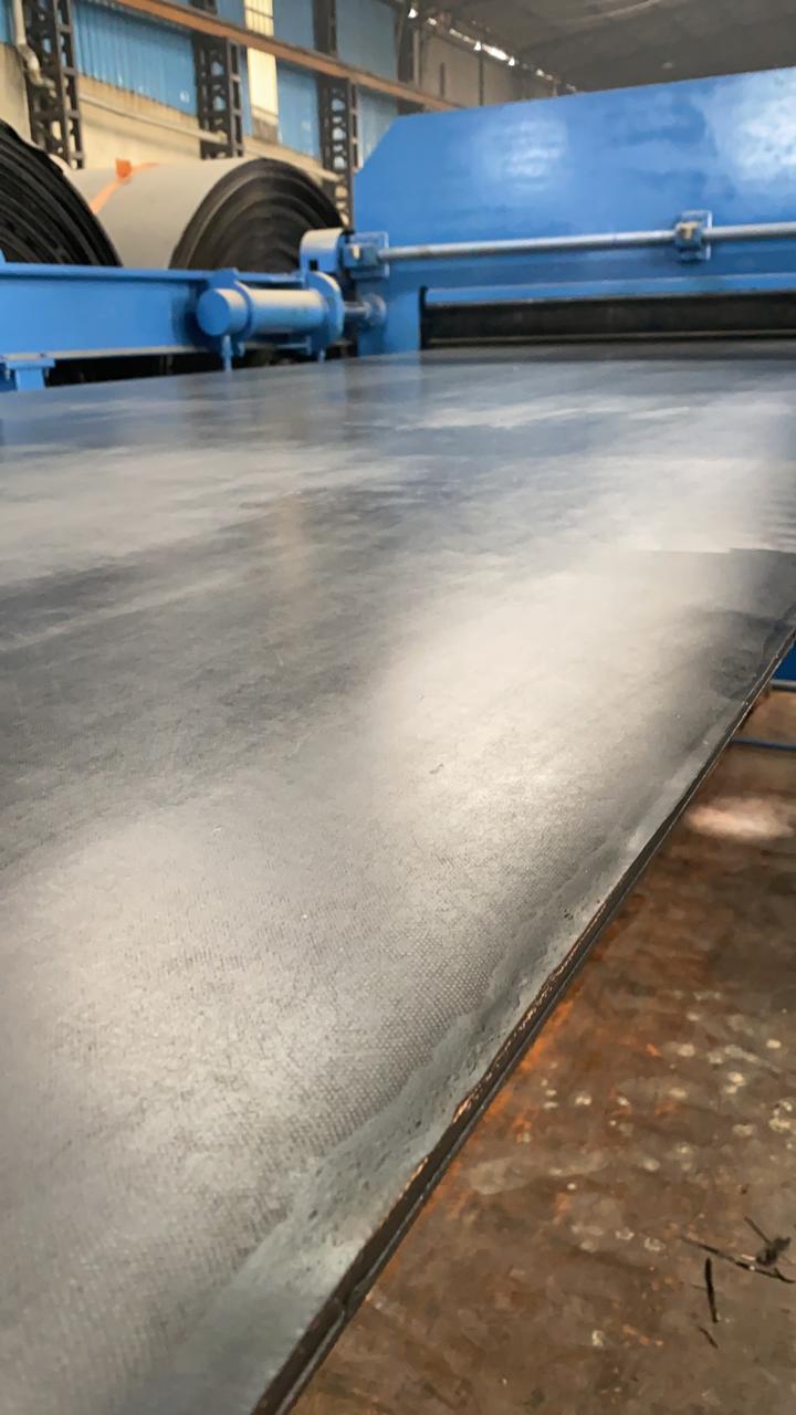 2400 mm wide rubber conveyor belt.jpg