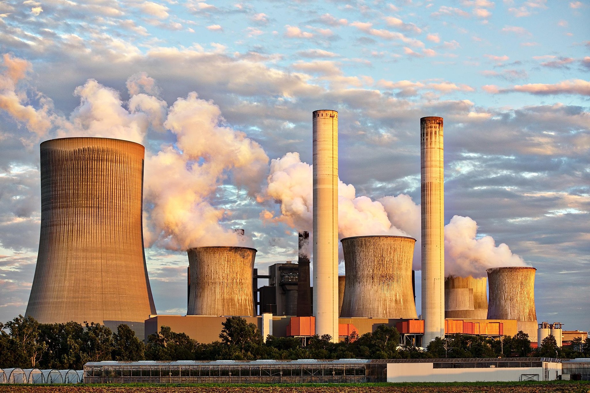 power plant 2411932 19201.jpg